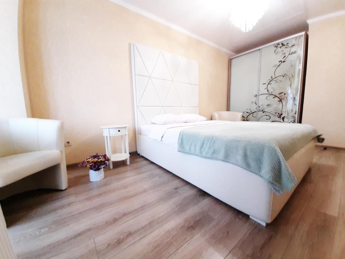 Vip Apartments Lutsʼk Dış mekan fotoğraf